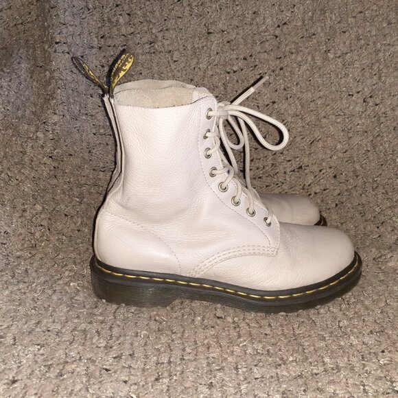 DR. DOC MARTENS-Taupe Leather-1460 Pascal Boots-8 Eye- Size 41/9 Ladies-Excellen - Picture 9 of 11